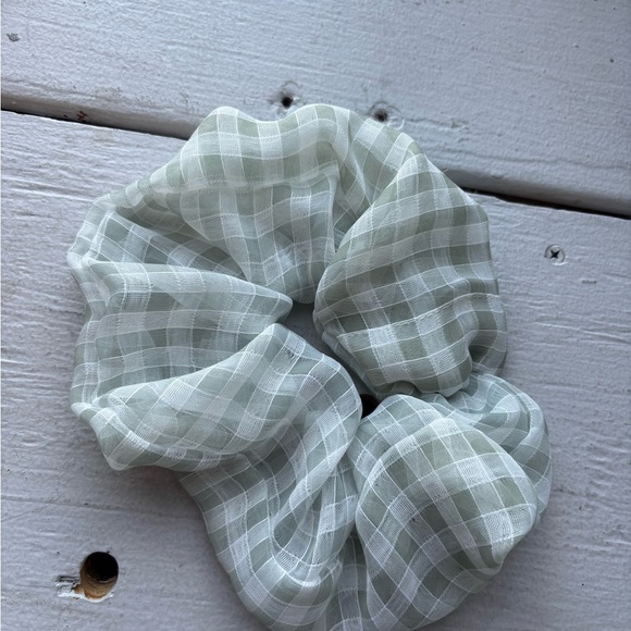 Asymmetrical Sleeve Blouse With Scrunchie - Picture 5 of 10